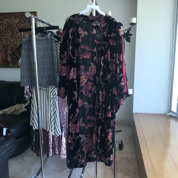 Walk On The Wild Side Kimono - Picture 2 of 4